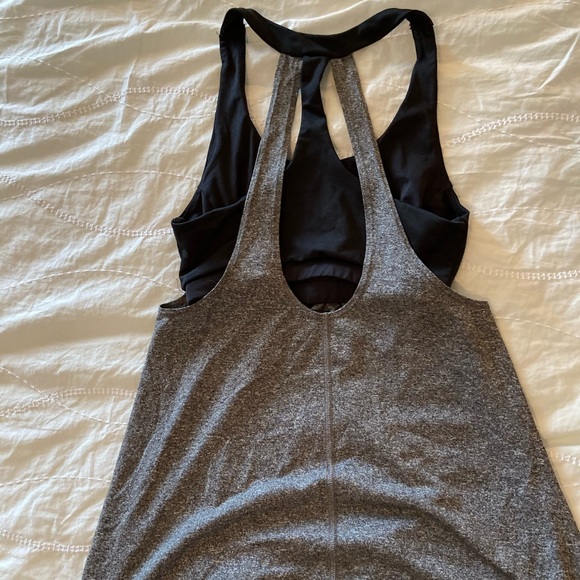 Built in sports bra fitness shirt - Picture 2 of 3